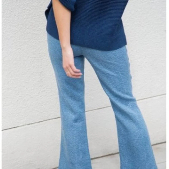 Mara Hoffman Lucy Flare Crop Pants Cropped in denim wash. Size 2. - Picture 3 of 10